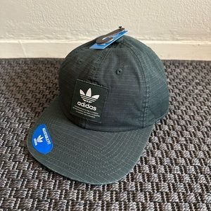 Adidas originals strap back Cap NWT